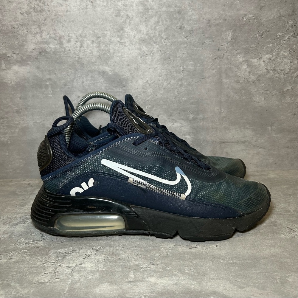 Nike Air Max 2090 Running Shoes DH4093-400 Mens sz 8 - navy